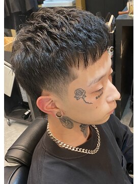 フランクスバーバーリベラルド 横浜(FRANK'S BARBER LIBERALD) MEN’SHAIR波巻ツイストスパイラルフェザーパーマ横浜