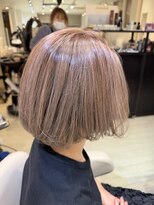 フォープレイス(FOUR PLACE)&nbsp;柔らかさ重視の丸みボブ × 透明感カラー