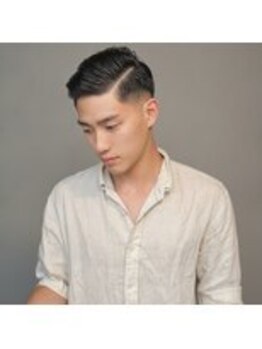 キングマンバーバー 四ツ谷2nd(KING MAN BARBER)の写真/あなた史上最高スタイルは《KINGMAN BARBER四ッ谷2nd》にお任せ♪心から満足いただけるくつろぎの場を提供*