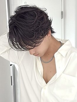 LIV bloom 心斎橋【リヴ】【11月20日 NEW OPEN(予定)】の写真/[men'sカット+パーマ￥8800～]ラフなのにしっかりキマる。パーマでつくる、垢抜けメンズヘア◎