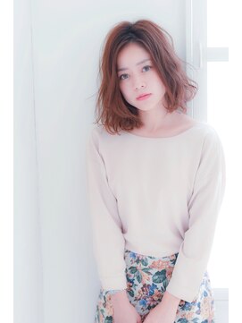 エルフォ(elfo) 【elfo】ミディアムボブは遊び心満載のパーマスタイルで決まり