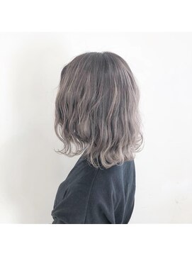 リー 枚方(Lee) 透け感シルバーアッシュ