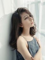 モニカ(monika)&nbsp;イルミナカラー透明感たっぷりワンレンかきあげミディアム