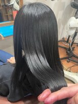 クネア(kunea)&nbsp;ケアプロ☆梅雨でもまとまるストレート/暗髪