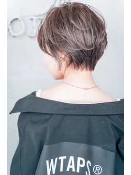 テイラー(Taylor) 【Taylor 大宮】くびれショート透明感×グレージュ