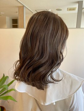 ロアン(roan) ナチュラルベージュブラウン×切りっぱなしロングボブ