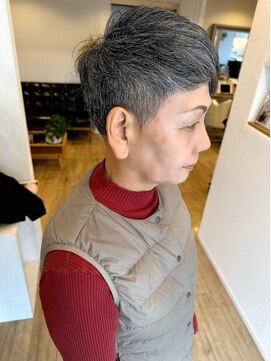 クマ(kuma.) 大人可愛い20代30代40代前下がりショートボブ丸みショート◎