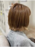 外ハネ切りっぱなしボブローレイヤー　大人ボブ