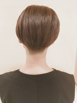モリオ フロム ロンドン 成増店 【morio成増/一戸】大人かわいい刈り上げ耳かけショート