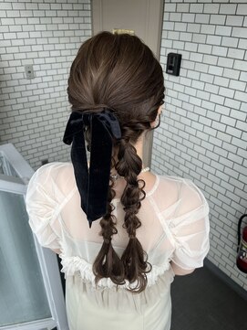ソノ(sono) ツインアレンジ 編みおろし 参列ヘア イベントヘア ベロアリボン