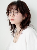 ファミリー(Family) 束感ウェーブ小顔ネオウルフナチュラル大人かわいい20代30代