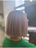 ボブ　白髪ぼかし　ケアブリーチ　ホワイトグレー