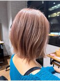 くびレイヤー前髪ピンクベージュエモージュインナーグレージュ