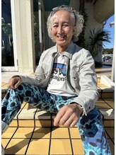 近藤 哲哉　骨格補正×小顔見せ｜ステップボーンカットの第一人者