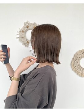 ナイアバイアヌエヌエ(naia by anuenue) 【王道の愛されボブ】切りっぱなし×抜け感カラー