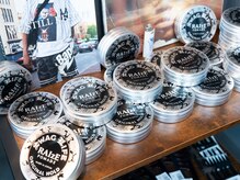 Barber shop RAIzE 四街道【ライズ ヨツカイドウ】の雰囲気(ストリート感漂う空間&RAIzEオリジナル商品)