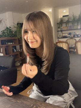 ゼウス(Zeus.) 海外ヘアーハッシュカットレイヤーカット