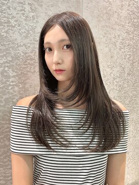 グローアイヴィ 大宮(GLROW IVY) ▼レイヤーカットロングレイヤーグレージュカラー