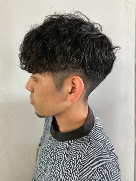 マップメンズデザイン(map men's design) ツーブロック 黒髪 ツイストスパイラルパーマ ビジネスカット