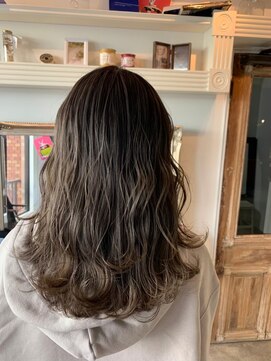 ケイト(kate) 【kate】大宮 毛先カール×外国人風カラー