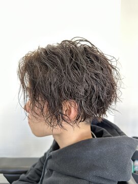 エイト(AITE) ツイストスパイラルパーマセンターパート<理容室>川口鳩ヶ谷47