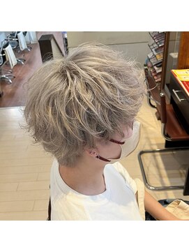ゴッドヘアーアンドメイク 高崎店(GOD Hair&Make) ホワイトシルバー