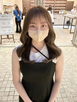 クム(kumu) 低めレイヤー×くびれスタイル