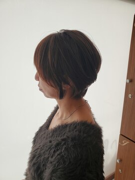 レイフィールド 滝の水店 顔周りレイヤーショートボブ