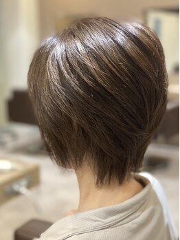 チュラ(chura)の写真/【当店人気NO.1】年齢と共に気になってくる白髪、そんなお悩みを解決します！髪と頭皮に優しい薬剤を使用◎