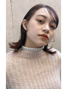 レジュアル(RESSUAL) ミディアムヘア暗めカラーグランマッシュデザインカラー