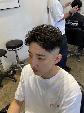 ザデイ カットアンドカルチャーショップ(THE DAY CUT&CULTURE SHOP) ハーフバック