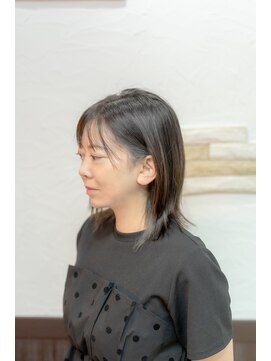 アズヘアー(A-Z Hair) ミディアムレイヤー×イヤリングカラー