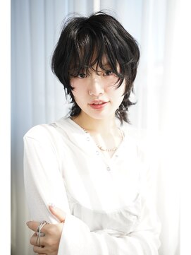 ステン(sten) ワンカールで決まるパーマ風なウルフショート