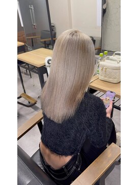 スワイ(SWAY) ホワイトカラー/岡山/ケアブリーチ/ダブルカラーハイトーンカラ