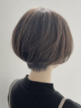 美容室9Aの写真/【仙台駅5分】ベテランの技術で小顔魅せ*オーダーメイドカット×白髪ぼかしで360度どこから見ても美しく