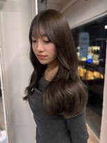 エル バイ ホーム(L by HOME)&nbsp;オリーブベージュ　透明感カラー　流れるお顔周り　パツっと前髪