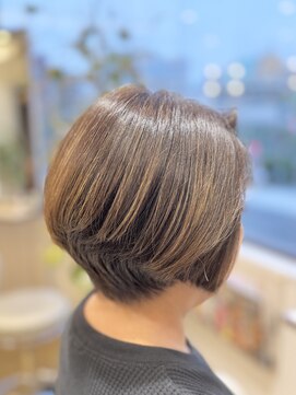 シュヴー 築地(CHEVEUX) ショートボブ/明るい白髪染め（白髪ぼかし）/40代/50代/60代/