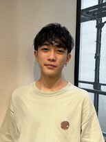 プール(pour.) 癖毛を活かしたパーマ風マッシュ