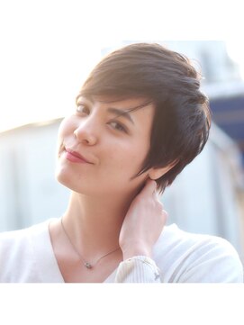 デフ(def,) 【下北沢_T_今間】小顔ショート