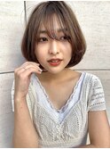大人かわいいグレージュワンカール小顔ボブ