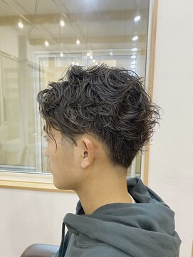 ロルド シェリ(Rold Cheri) 刈り上げスパイラルパーマ