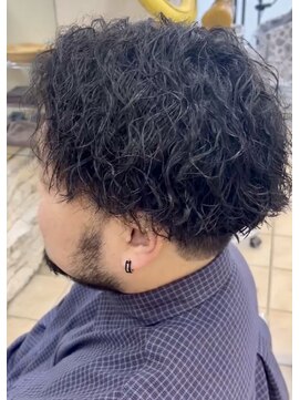 ディータ(Dita) 大人波打ちツイストセンターパートin大宮メンズカットパーマ