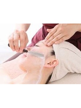 レディースシェービングもお任せ◎理容・美容Wライセンスの女性オーナーが丁寧に対応。<1席のみ貸切空間>