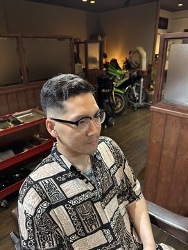 カットスペース キャロル(CUT SPACE CAROL) スキンフェード