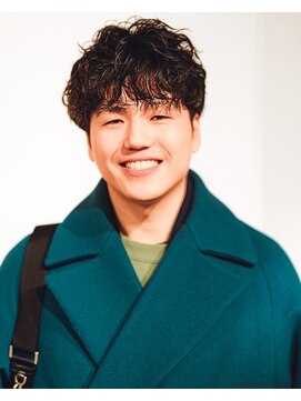 カフ(CAF) CAF河内 マッシュパーマ 20代30代 アッシュブラック 大阪 心斎橋