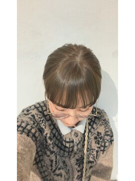 ガーランド (Garland) 透明感赤み消し柔らかいオリーブベージュカラー