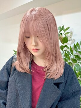 サンク 原宿 表参道(cinq) ミルクティーピンクグレージュミディアムウルフレイヤー長めボブ