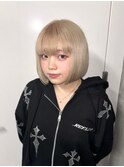 金髪ボブ ブロンド ホワイトベージュケアブリーチハイトーン