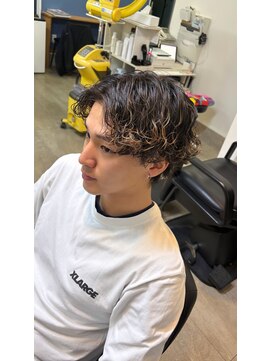 カッティングステージパルジュ(Cutting Stage PALJU) 波巻パーマ