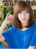 ミディアムレイヤー斜めバングくすみベージュh4上尾20代30代40代